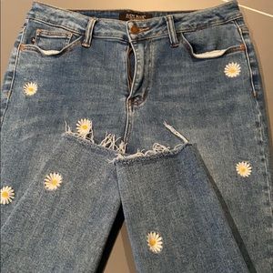 Judy Blue Daisy Jeans